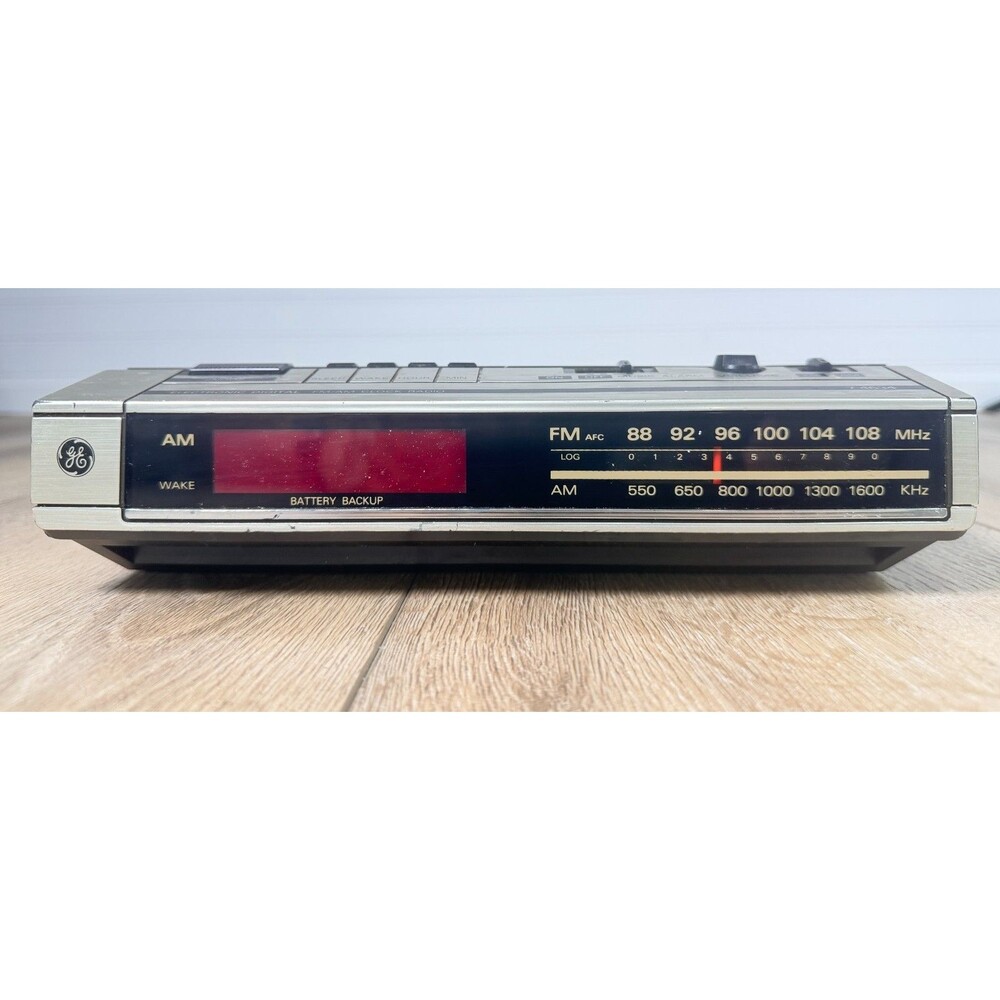 Vintage General Electric GE Digital AM/FM Alarm Clock Radio7-4634B Woodgrain